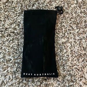 Black aviator quay sunglasses